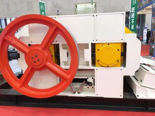 रोल पीसने की मशीन मिट्टी की ईंटें रोल क्रशर मशीनरी कच्चे माल के प्रसंस्करण क्रशर मशीनरी