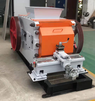ईंट बनाने के लिए फाइन मिल रोल क्रशर मशीन 30 - 50t / h उत्पादन क्षमता