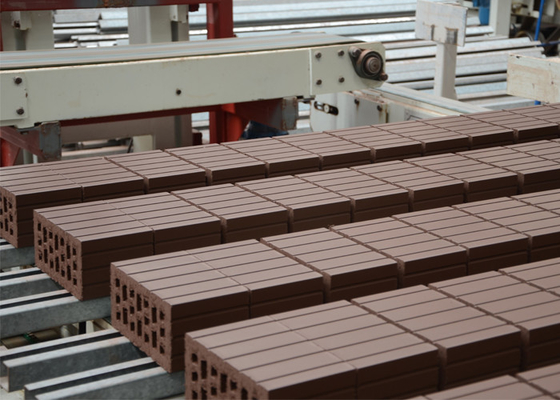 उच्च परिशुद्धता मिट्टी की ईंट काटने की मशीन 2.1 मीटर स्लिवर लंबाई और 12-16 प्रति मिनट कटौती मॉडल QTQD-1 के साथ