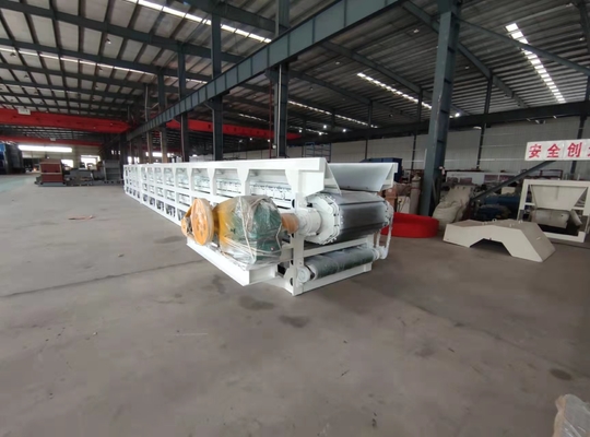 6015×2500×1750 मिमी टीसीएनएल मॉडल ईंट बॉक्स फीडर मशीन 1175 मिमी चेन ट्रैवल ट्रैक सेंटर दूरी के साथ